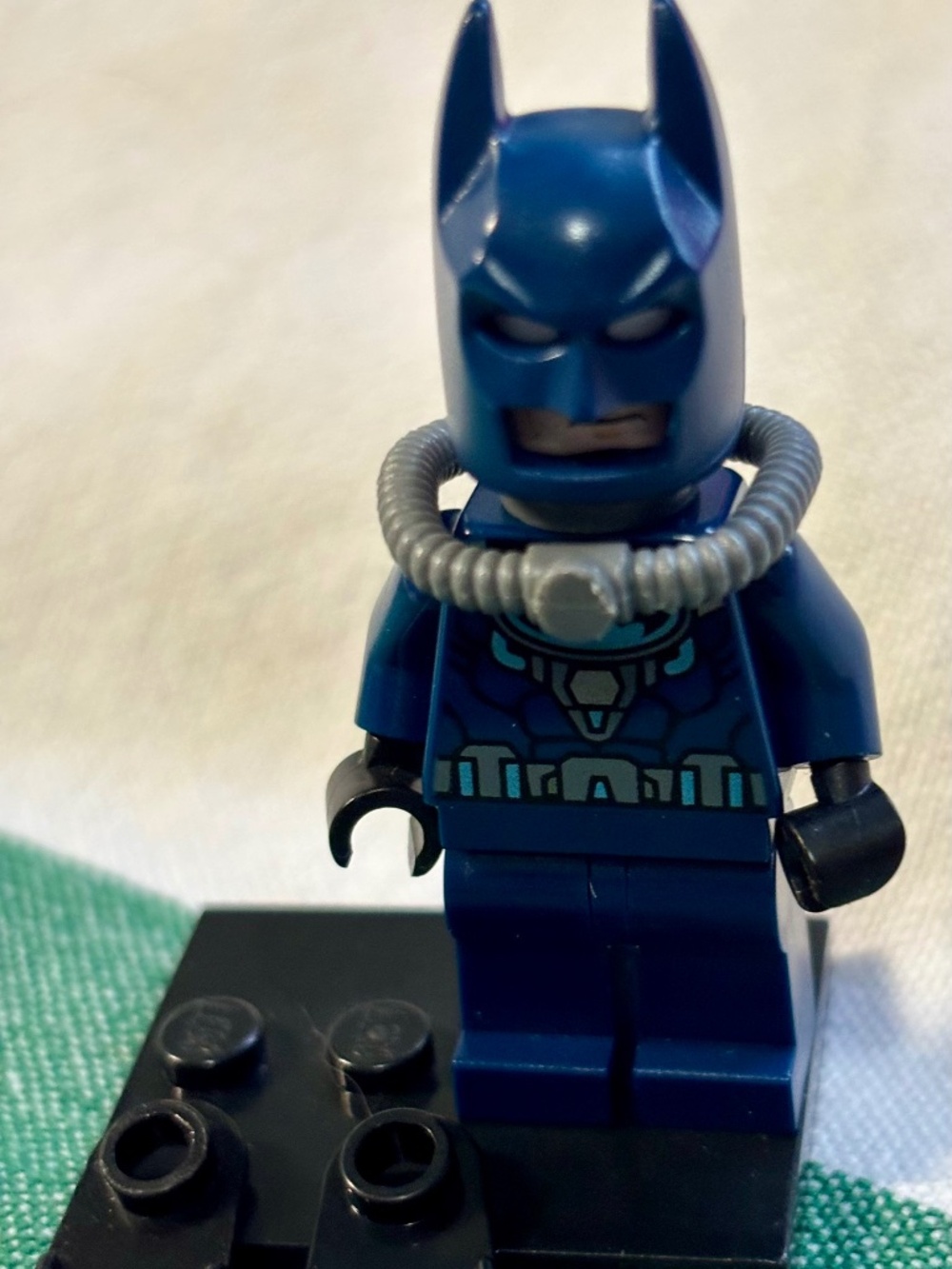 LEGO Batman II Super Heroes "Batman~ Dark Blue Wetsuit & Flippers" sh0097.
